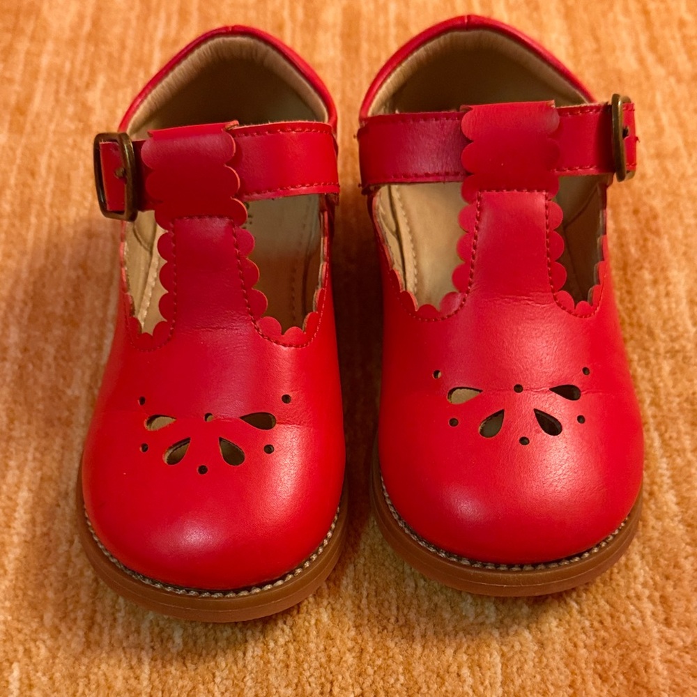Girls' Red Mary Jane Dress Shoes with Scallop Strap